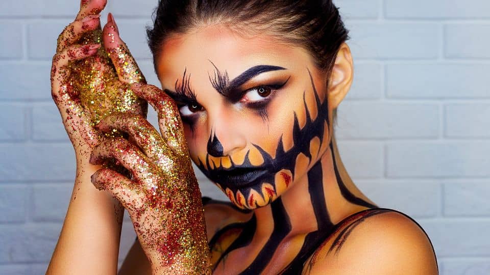 How to remove your Halloween makeup safely and easily - Rachael Divers